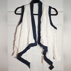 Subtle Luxury White Linen Blue Trim Sleeveless Open Front Top M/L